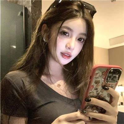 云端男女 海报